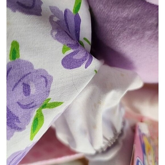 TEA CUP BUNNIES BUNNY HUGS N FLOWERS CANDY VIOLET PARTY TOY WITH BOX Please Read - Picture 5 of 13